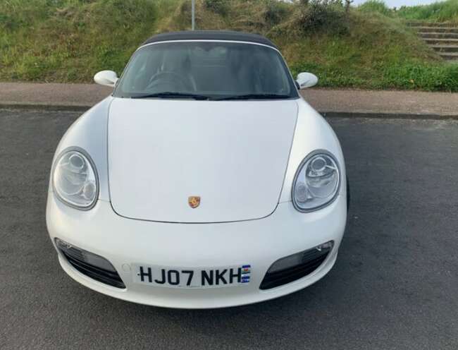 Introducing a 2007 Porsche BOXSTER, a manual convertible with a 2687 cc engine and 2 doors
