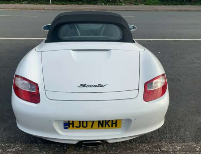 Introducing a 2007 Porsche BOXSTER, a manual convertible with a 2687 cc engine and 2 doors thumb-107206