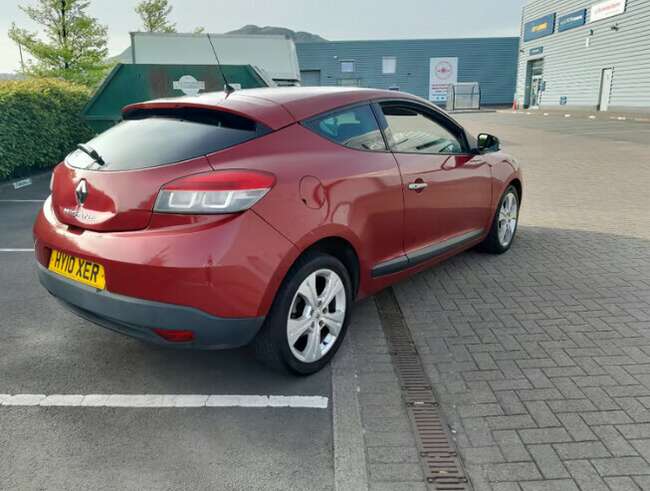 2010 Renault MEGANE Coupe, a manual two-door vehicle with a 1998 cc engine. thumb 4