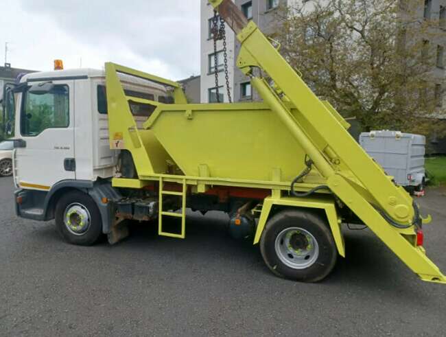 2009 Man Truck for Sale with 10 Skips  2