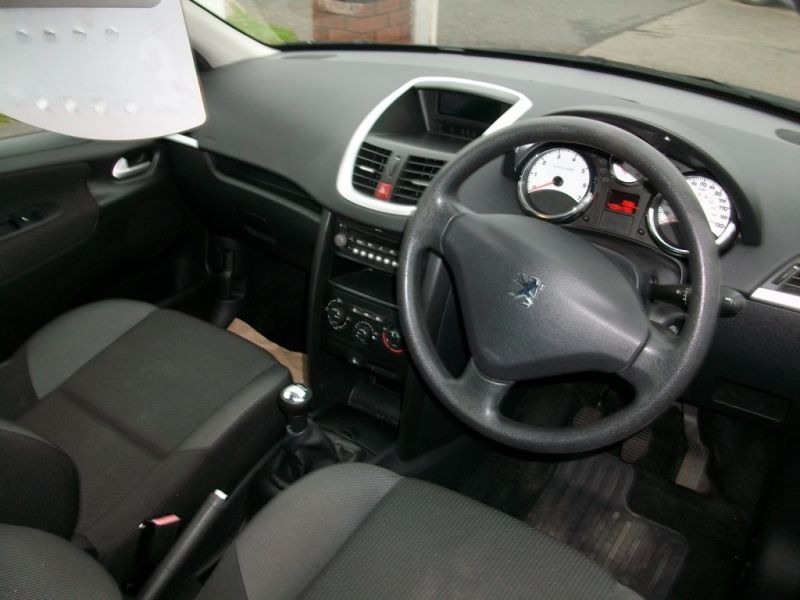  2009 Peugeot 207 1.4 Verve 3dr  4