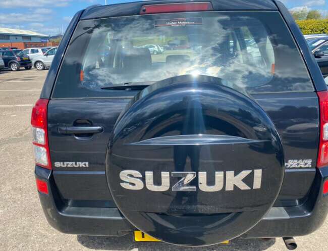 2006 Suzuki Vitara, Petrol, Manual, Hatchback, Black  4