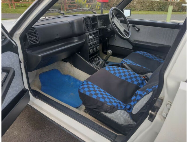 1988 Lancia Delta LX 1.3 Hatchback, Petrol, Manual thumb 7