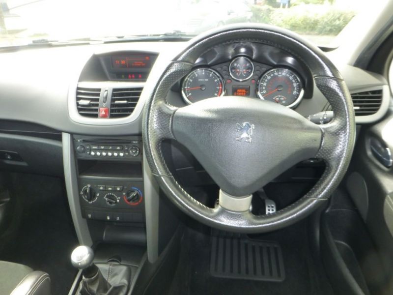  2007 Peugeot 207 1.6 GTI  7