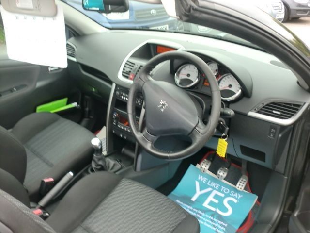  2010 Peugeot 207 1.6 CC GT 2d  8