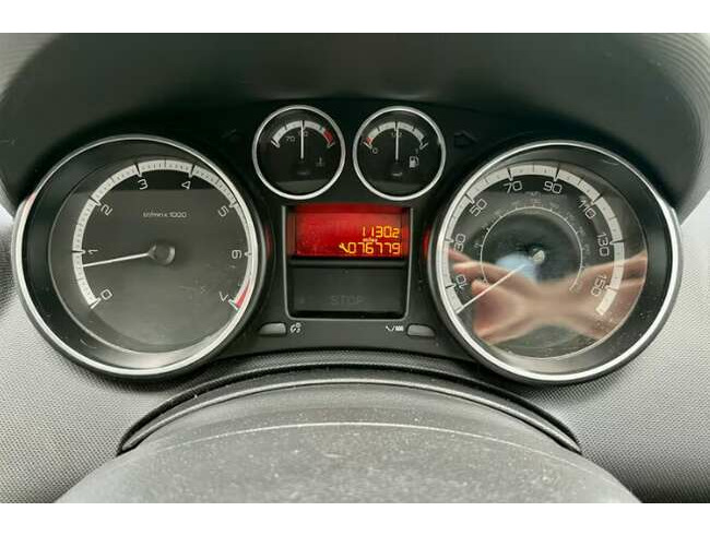 2011 Peugeot 308 1.6 Petrol, Manual, 76k Miles ULEZ FREE, Hatchback  5