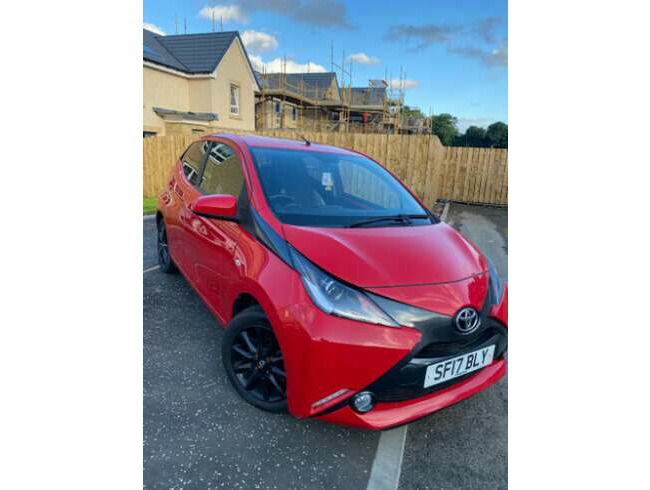 2017 Toyota AYGO 1.0 VVT-i X-Style 5dr, LOW Mileage thumb 1