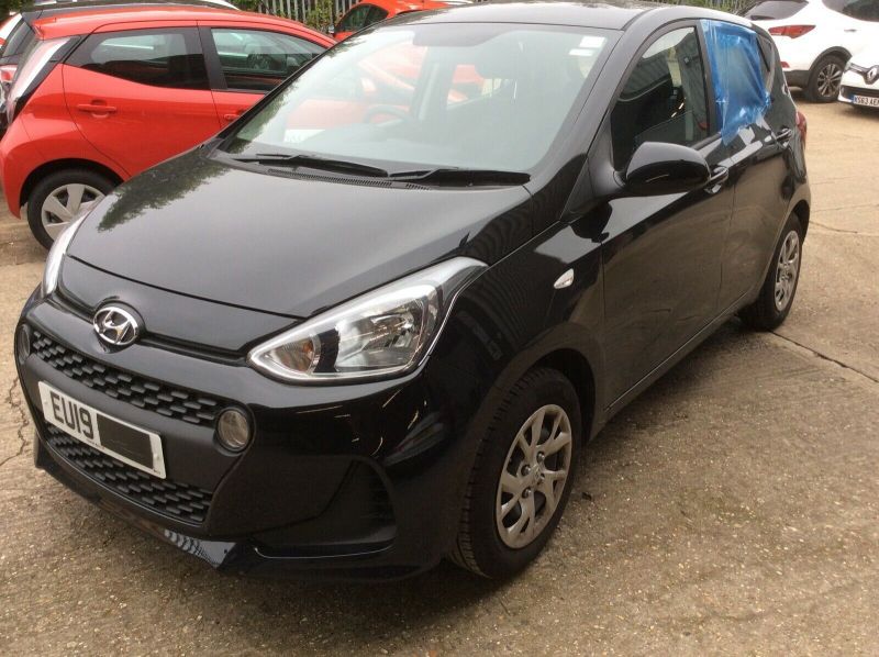  Hyundai i10SE 2019 (19) Damaged repairable salvage cat S or fully repaired  5