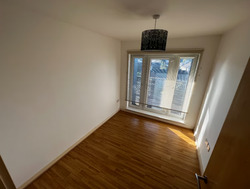 Stylish 2 Bed Flat with Balcony and Ensuite Master. - Available Now! thumb 5