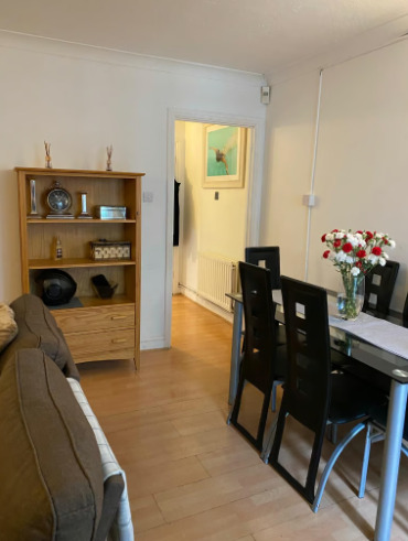 Friendly 4 Bedrooms House with Private Parking in Elephant & Castle  2