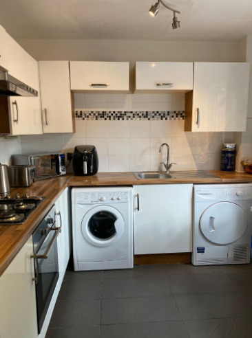 Friendly 4 Bedrooms House with Private Parking in Elephant & Castle  8