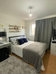 Friendly 4 Bedrooms House with Private Parking in Elephant & Castle thumb 1