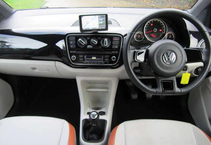  2015 Volkswagen up! Hatch 1.0 5dr  3