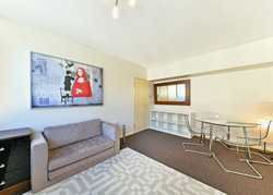 1 Bedroom Flat in Clarges Street, Mayfair, London W1J thumb 1