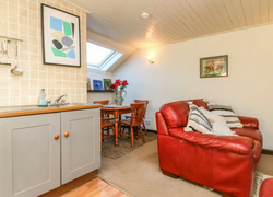 2 Bedroom Cottage Available for 6 Month Winter Rent thumb-112089