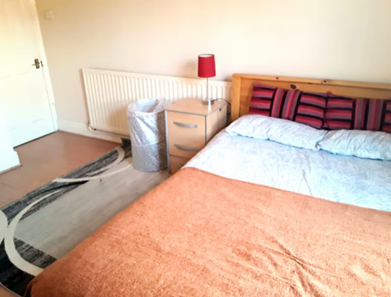 One bedroom flat - Shirley- Bills included -Available 30th September  2