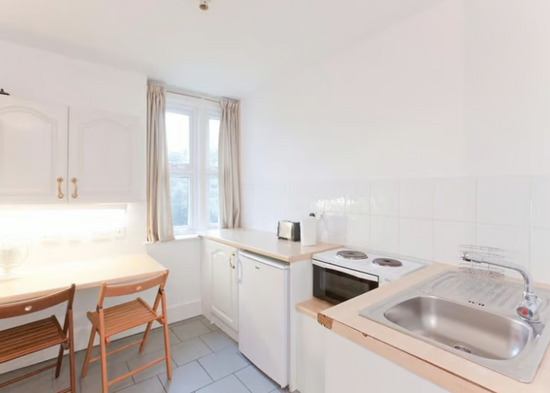 Studio Swiss Cottage Long Lets £1300 pcm and WIFI  6