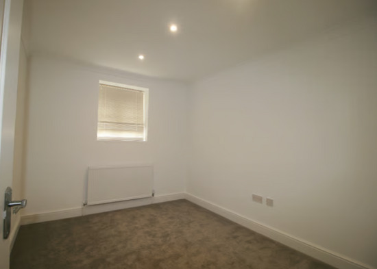Impressive One-Bedroom Cottage Available to Rent in Harrow on the Hill HA1  1