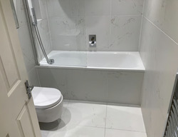 Modern Ground 1 Bed Flat Bath Shower Kitchen Separate Sitting Room thumb 6