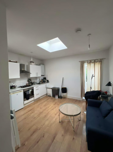 2 Bed Maisonette with Patios in West Kensington, Available Now  0