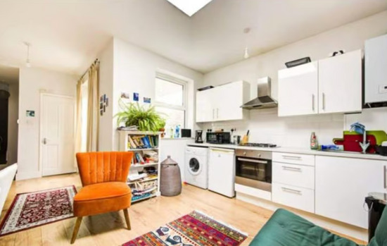 2 Bed Maisonette with Patios in West Kensington, Available Now  2
