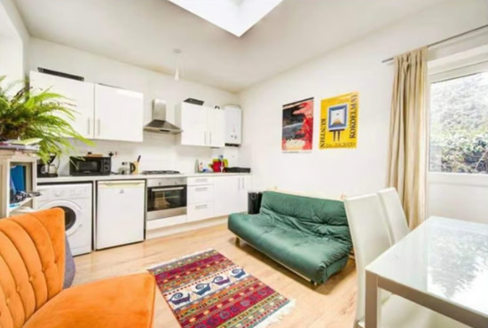 2 Bed Maisonette with Patios in West Kensington, Available Now  6