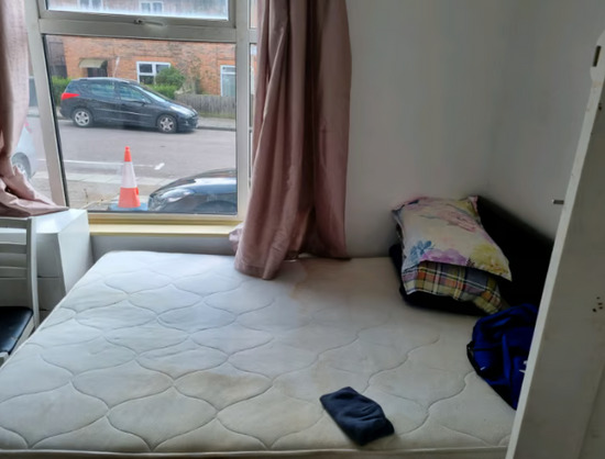 Room for Rent in a Shared House  1