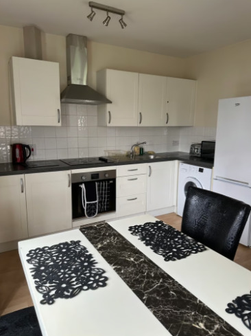 2 Bed Flat in BS13 8BT  3
