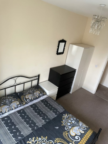 2 Bed Flat in BS13 8BT  7