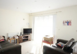 Impressive 2 Bedrooms First Floor Flat Available to Rent in Stanmore HA7 thumb-113644