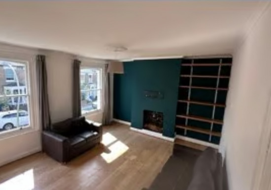 Stunning 2 Double Bedroom Split Level Flat Available to Rent in East Dulwich  3