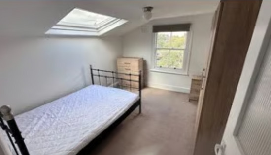 Stunning 2 Double Bedroom Split Level Flat Available to Rent in East Dulwich  6