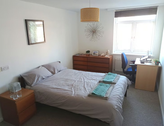 Bright, Spacious 2 Dbl Bed Fully Furnished Flat in Kemptown. Available 7Th Oct  6