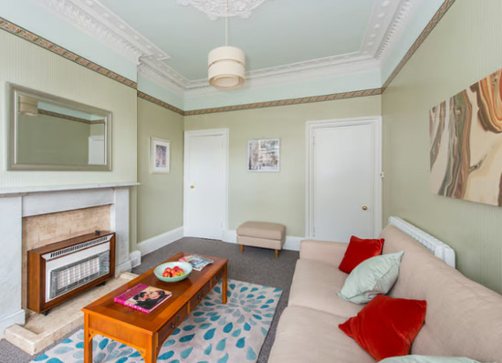 Flat - Central Edinburgh - Sunny & Spacious - Ideal for Professional Person or Couple  2
