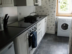 Fully Furnished Large One Bedroom Flat – Dens Road. Full Heating, Double Glazing Available Now thumb 1