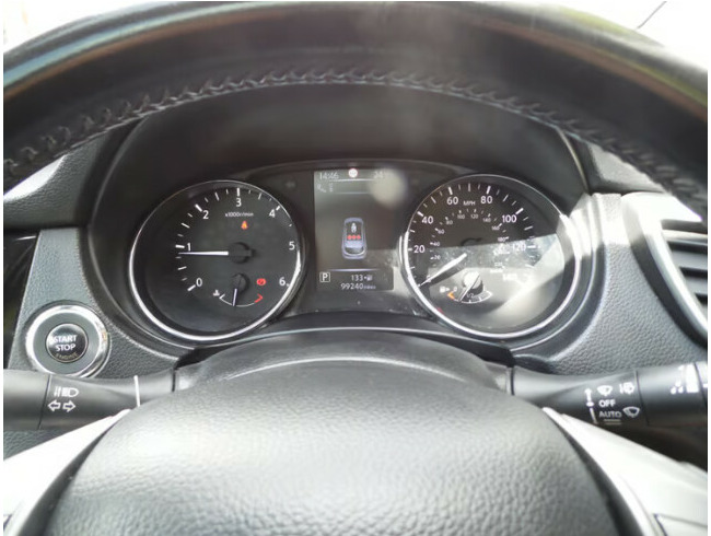 2015 Nissan, Qashqai, Hatchback, Automatic. 1598 cc, 5 Doors, Buckinghamshire  5