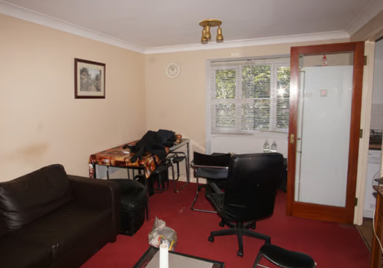 Impressive 2 Bedrooms First Floor Flat Available to Rent in East Acton W3  1
