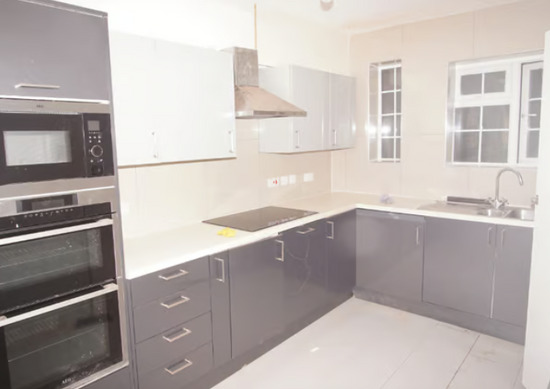 Impressive 4 Bedrooms Semi-Detached House Available to Rent in Taplow SL6  6