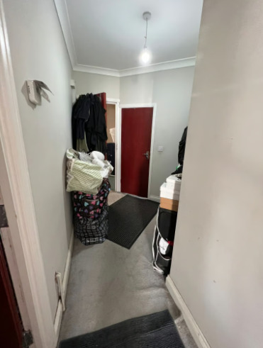 (Bills Included) Specious 1 Bedroom Flat for Rent in Hounslow East  7