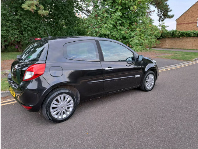 2011 Renault Clio 1.1l WITH 1 YEAR MOT  3