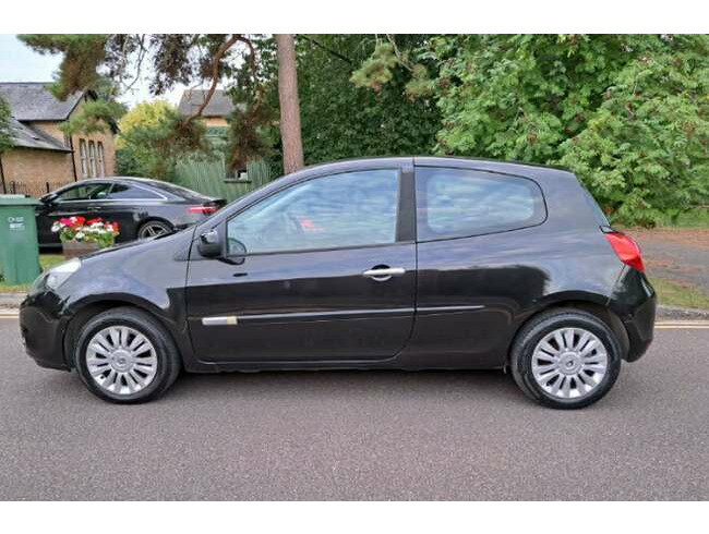 2011 Renault Clio 1.1l WITH 1 YEAR MOT  4