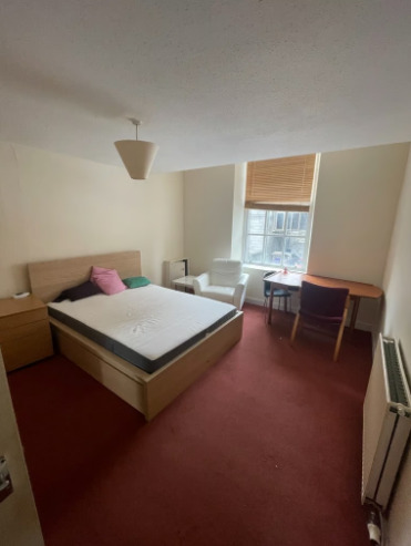 Specious 4 Beds Flat in City Centre for £1350 Immediate Entry  2
