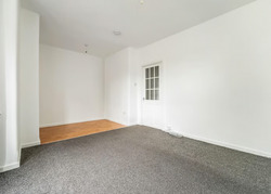 2 Bedroom Upper Cottage Flat for Rent thumb-114683
