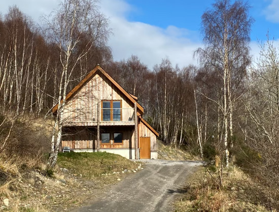 2 Bed 2 Bath in Strathglass Overlooking the River Beauly  0