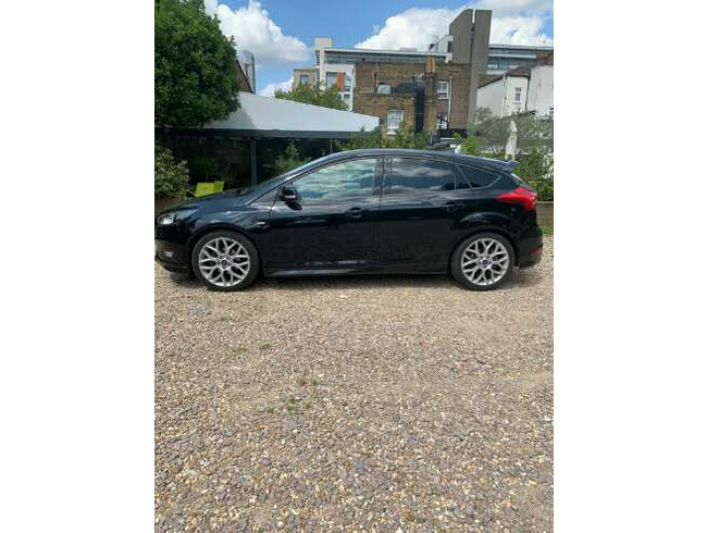 Ford Focus 1.0T Eco Boost St-Line  1