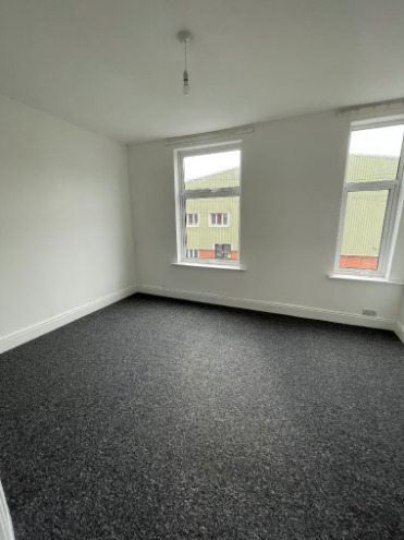 3 Bedroom House in South Yardley Birmingham Area Newly Refurbished Great Transport Links  6