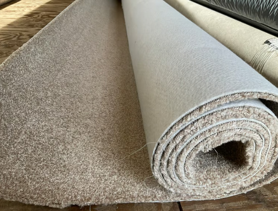 New 3.05 x 4m carpet.  0