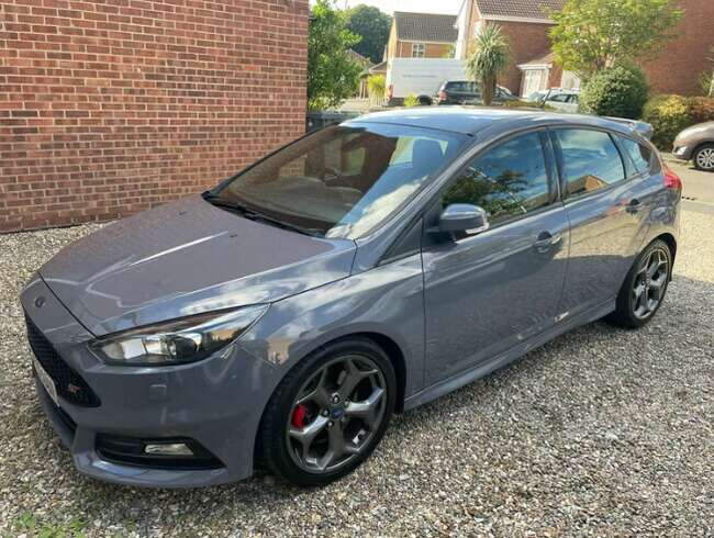 2015 Ford Focus ST3 thumb 3