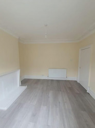 3 Bedroom Terrace House with on Street Parking and Garden