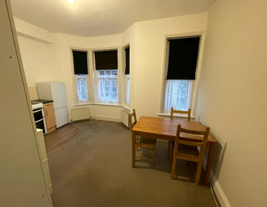 Two Bedroom First & Second Floor Flat Streatham Hill for Rent on Amesbury AV SW2 (2 Bed)  4